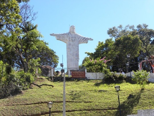 Serra Negra pontos turísticos permanecem fechados e ônibus de turismo estão proibidos de circular na cidade