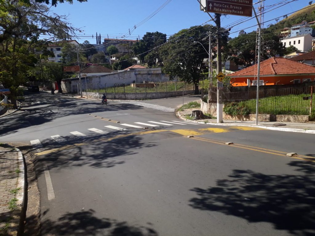 Fiação sobre avenida tira a vida de motociclista