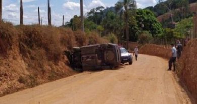 morre após carro capotar