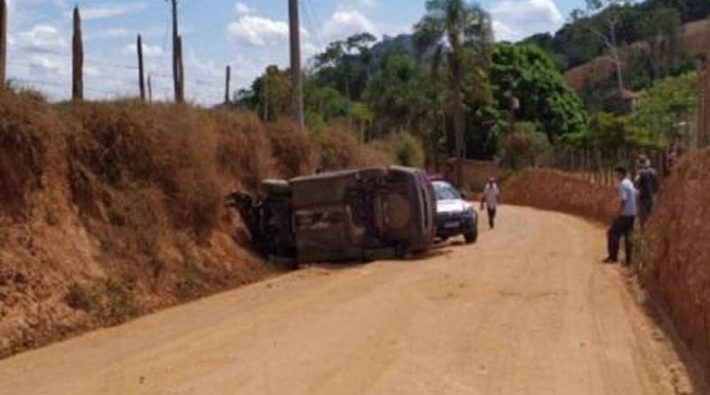 morre após carro capotar