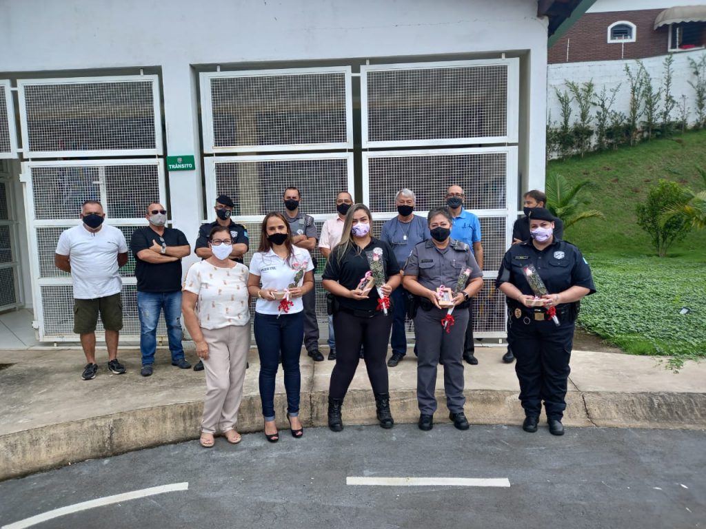 Conseg de Lindoia homenageia policiais femininas