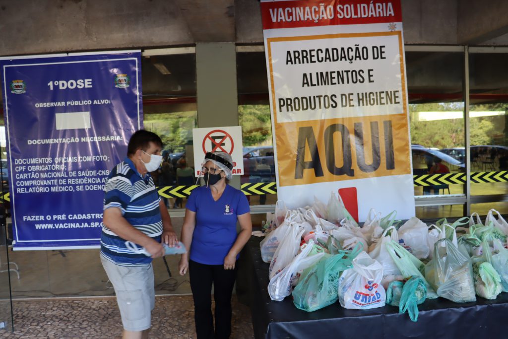 vacinação solidariedade Serra Negra