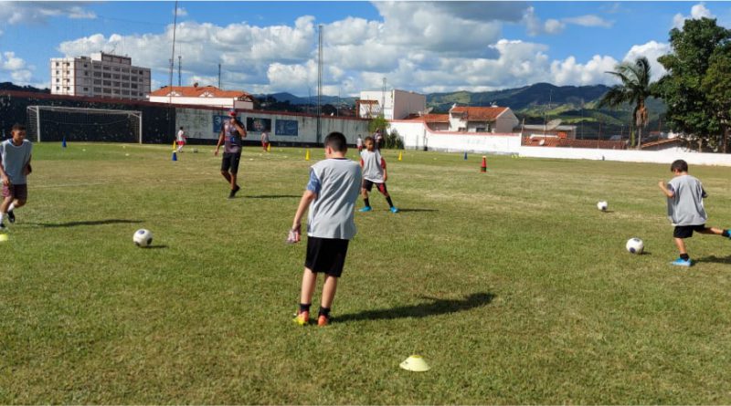 Escola de Futebol AS04