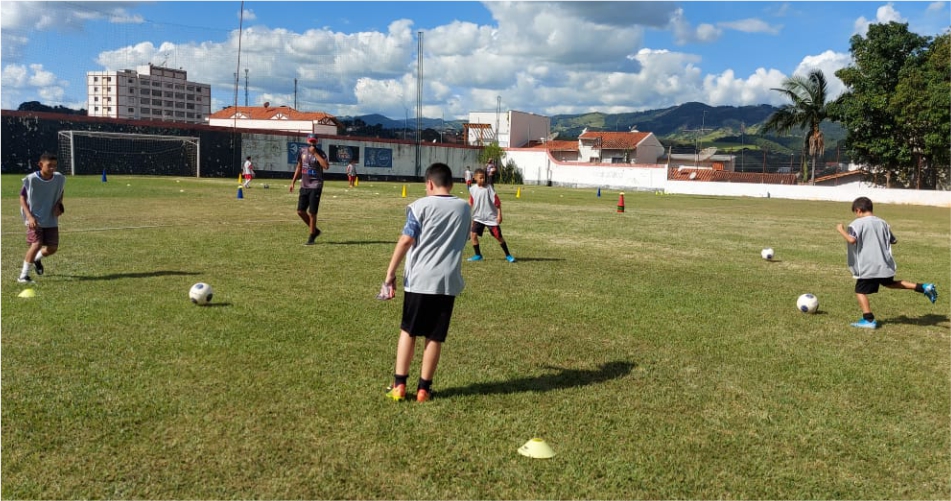 Escola de Futebol AS04