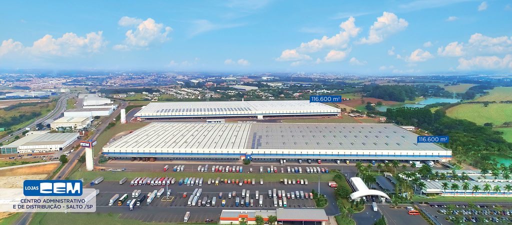 Centro Administrativo e de Distribuição das Lojas CEM dois depósitos com 116.600 m² cada um.