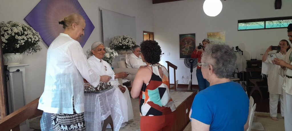  Brahma Kumaris promove curso introdutório de meditação e  filosofia Raja Yoga na sede de retiros em Serra Negra