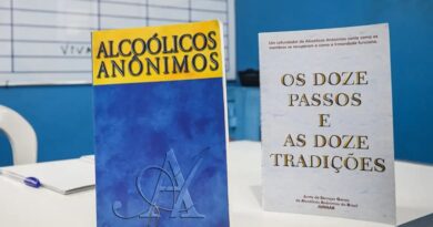 Aos 90 anos, Alcoólicos Anônimos (AA) têm maior participação feminina Aos 90 anos, Alcoólicos Anônimos (AA) têm maior participação feminina