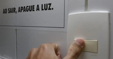 300 mil famílias de Minas terão isenção da conta de luz a partir deste sábado 300 mil famílias de Minas terão isenção da conta de luz a partir deste sábado