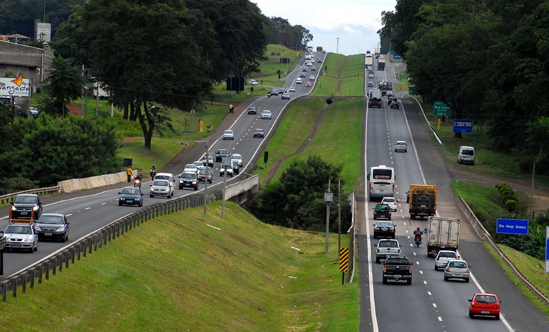 Renovias espera mais de 743 mil veículos durante o feriado prolongado Renovias espera mais de 743 mil veículos durante o feriado prolongado