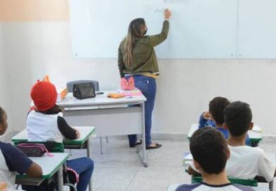 Governo de Minas nomeia primeiro lote do concurso público da Educação Governo de Minas nomeia primeiro lote do concurso público da Educação