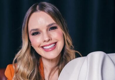 Thaeme marca o lançamento do Village de France com pocket show exclusivo em Amparo Thaeme marca o lançamento do Village de France com pocket show exclusivo em Amparo