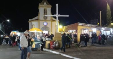 Lindoia festeja São Benedito e Santa Efigênia com eventos religiosos e quermesse Lindoia festeja São Benedito e Santa Efigênia com eventos religiosos e quermesse