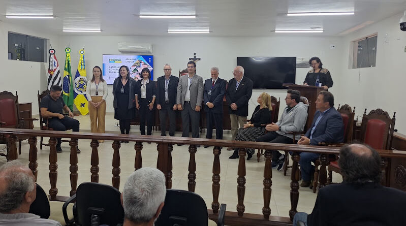 Nova diretoria da ACEAL toma posse em cerimônia prestigiada por autoridades e empresários Nova diretoria da ACEAL toma posse em cerimônia prestigiada por autoridades e empresários