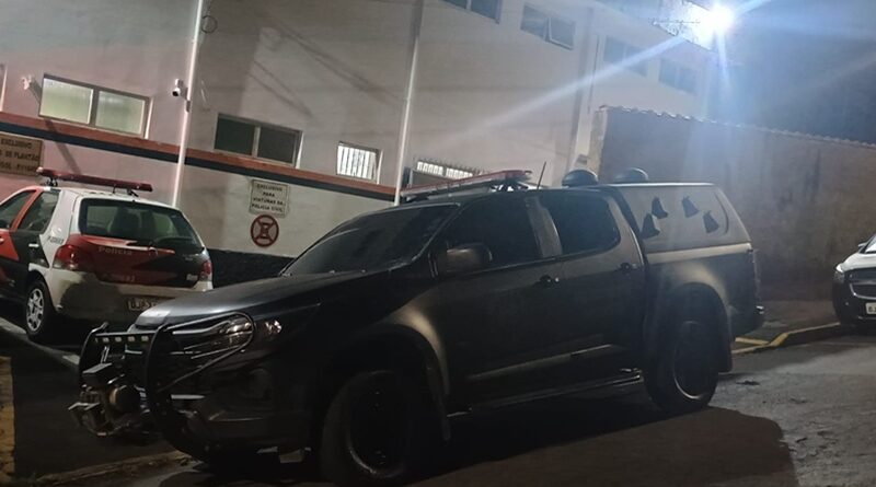 GCM de Lindoia prende motorista por suspeita de embriaguez ao volante, falta de CNH e ameaças GCM de Lindoia prende motorista por suspeita de embriaguez ao volante, falta de CNH e ameaças