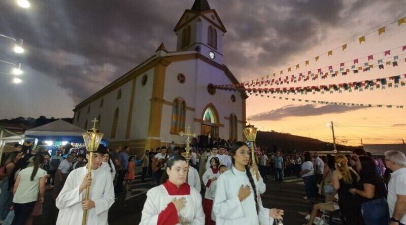 Festa da Padroeira de Lindoia começa nesta sexta-feira com programação religiosa e shows Festa da Padroeira de Lindoia começa nesta sexta-feira com programação religiosa e shows